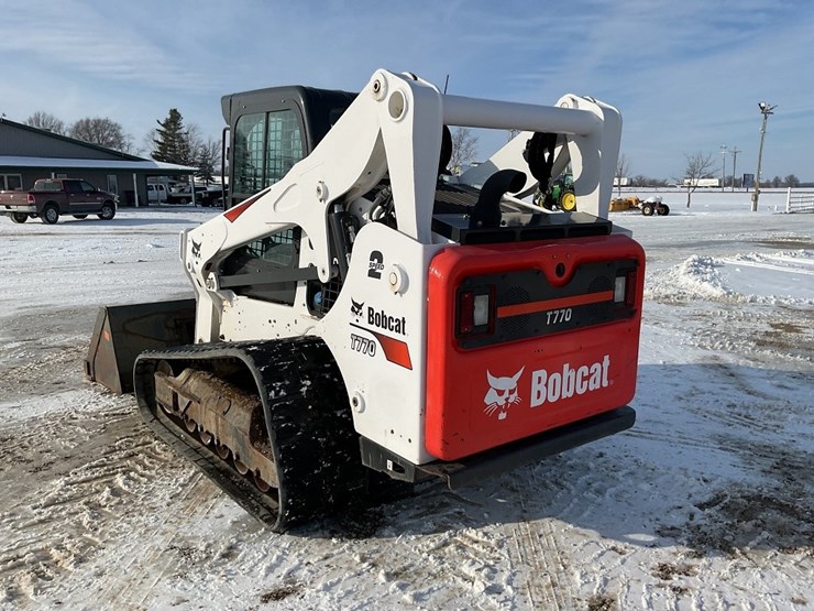 2022-bobcat-t770-image-3