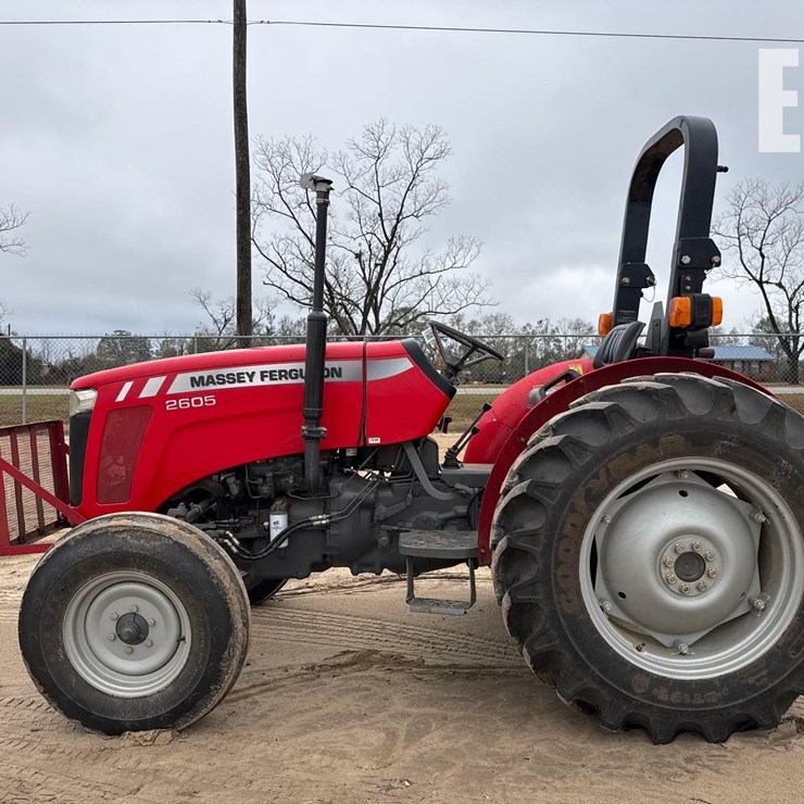 MASSEY-FERGUSON 2605