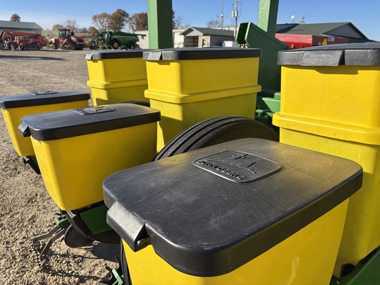 1997-john-deere-1770-image-56