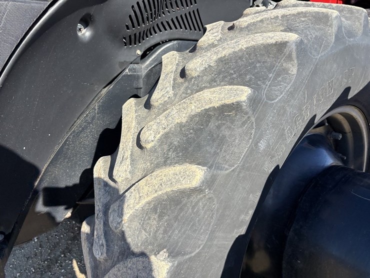 2014-case-ih-340-image-43