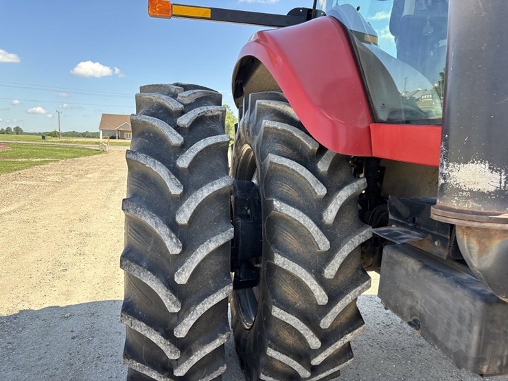 case-ih-magnum-210-cvt-image-14