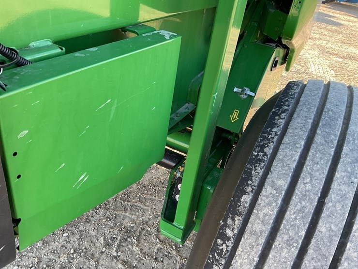 john-deere-560m-image-24