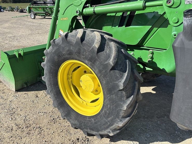 john-deere-6125m-image-32