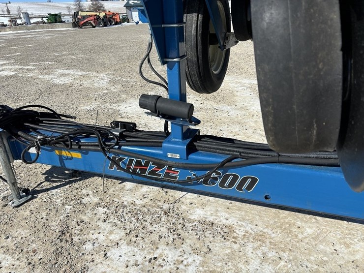 kinze-3600-image-56