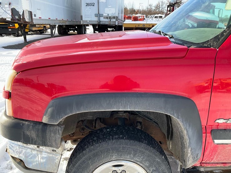 2005-chevrolet-k2500-image-13