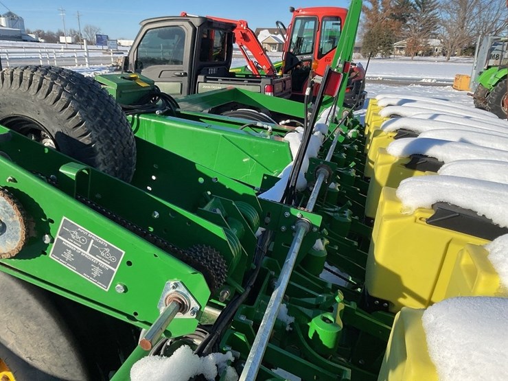 john-deere-1785-image-23