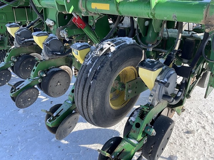 john-deere-6000-image-26