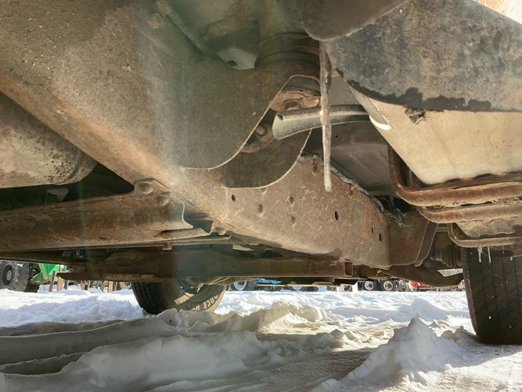 2005-chevrolet-k2500-image-37