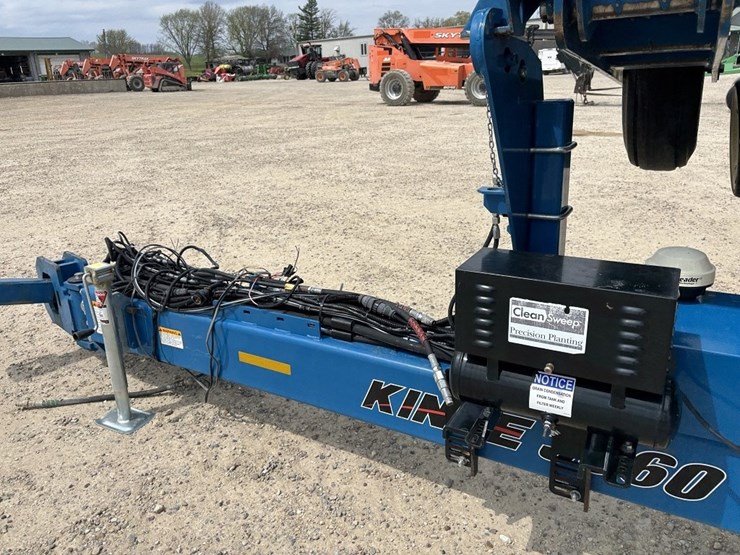 2012-kinze-3660-image-62