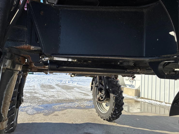 case-ih-patriot-3340-image-50