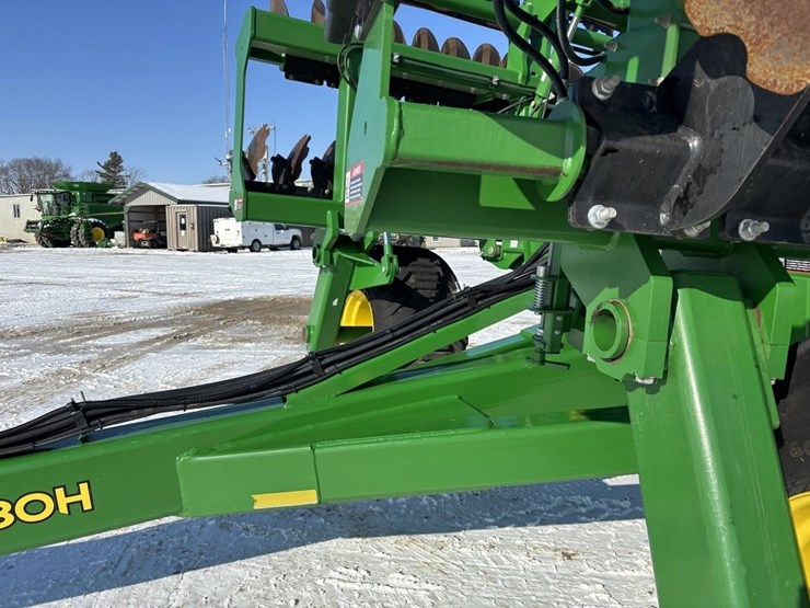 2024-john-deere-2680h-image-40