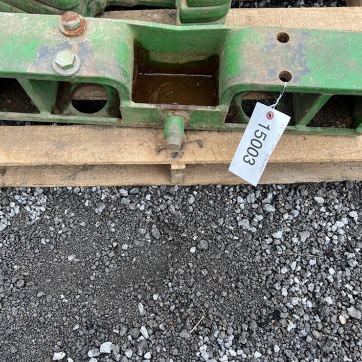 #15003 • JD FRT WT BRACKET