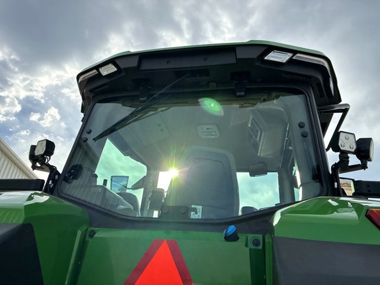 john-deere-8r-370-image-22