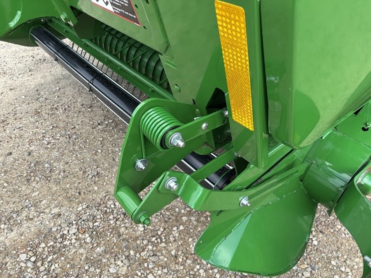 2024-john-deere-561m-image-41