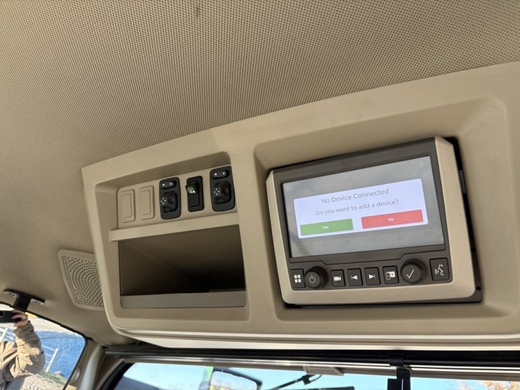 john-deere-8r-310-image-41