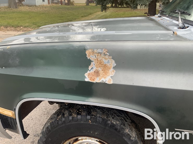 chevrolet-suburban-image-10