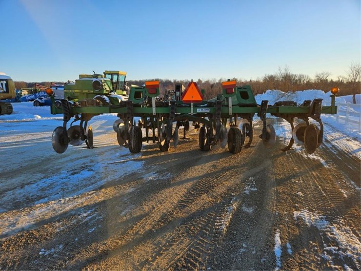 john-deere-2700-image-4