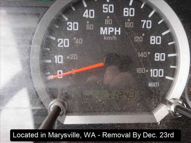 2017-isuzu-nrr-image-14