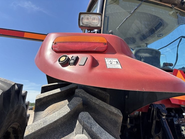 case-ih-magnum-210-cvt-image-25