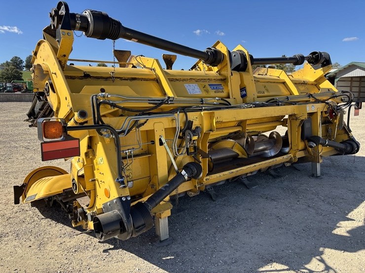 2014-new-holland-9800f-12r30"-corn-head-image-3