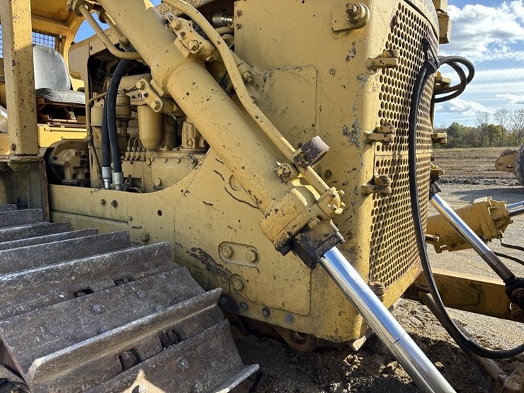 caterpillar-d7-image-12