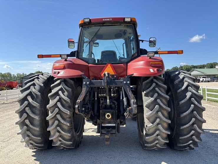 case-ih-magnum-210-cvt-image-4
