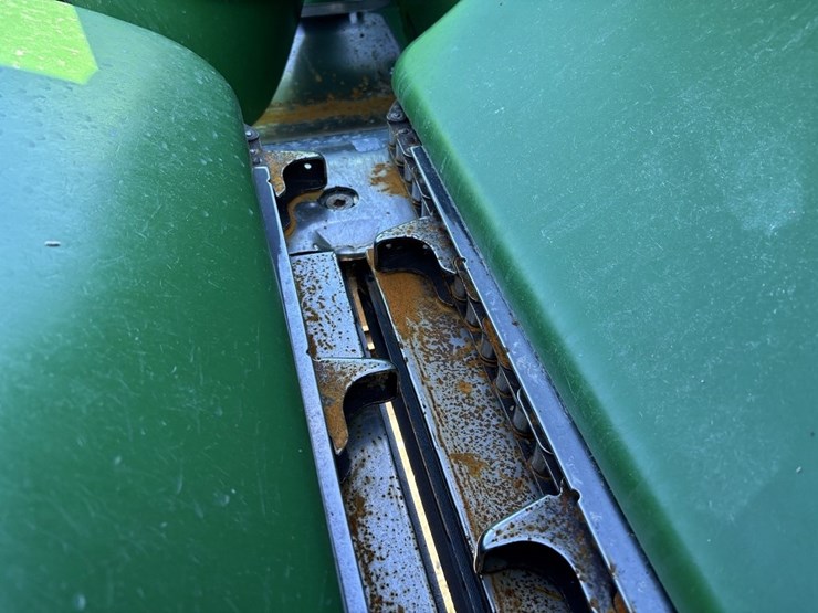 john-deere-c12f-image-30