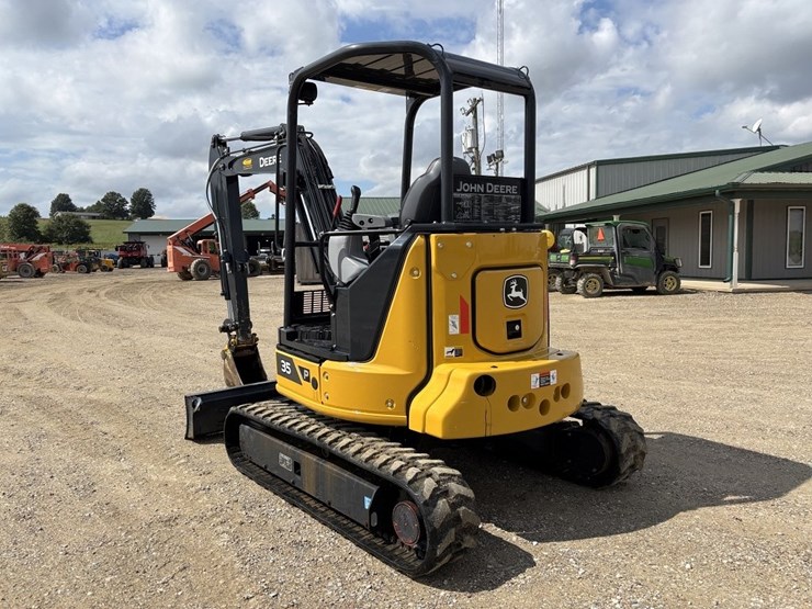 2024-john-deere-35p-mini-excavator-image-4