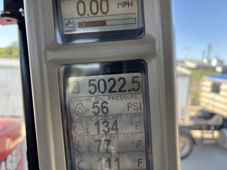 2013-case-ih-600-image-36