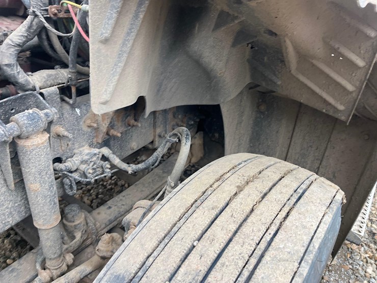 2014-mack-cxu613-semi-image-37