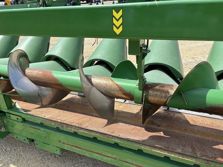 2022-john-deere-c12r-image-18