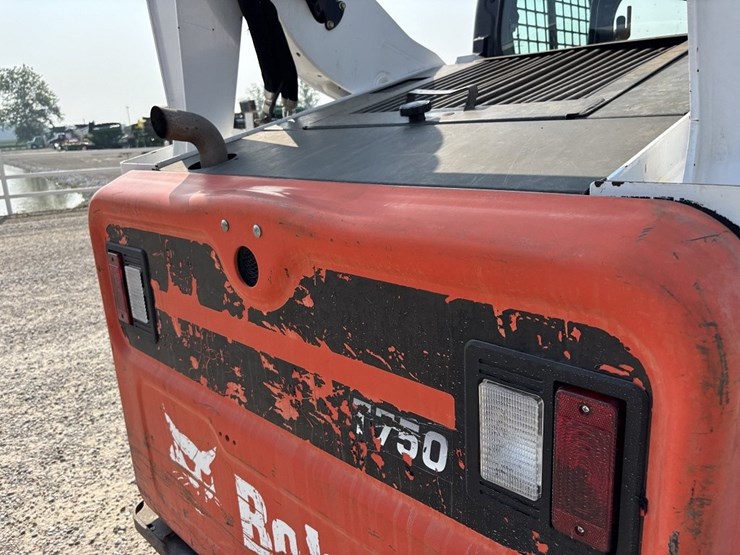 bobcat-t750-image-19