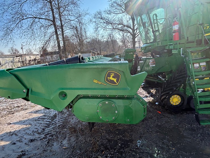 #1561-•-2022-john-deere-c12fc-image-6