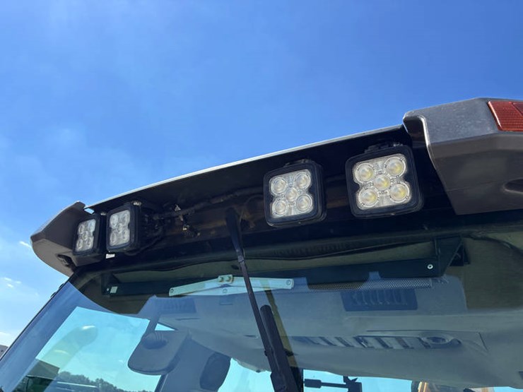 2019-case-580sn-image-30