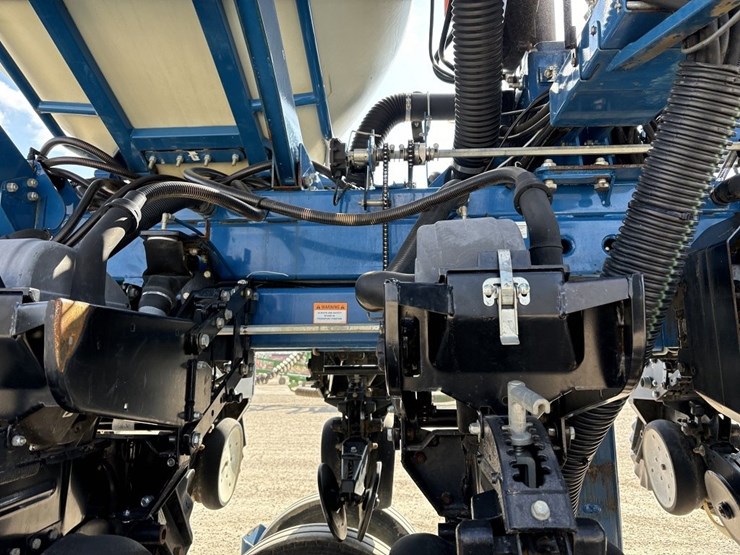 2010-kinze-3660-image-11