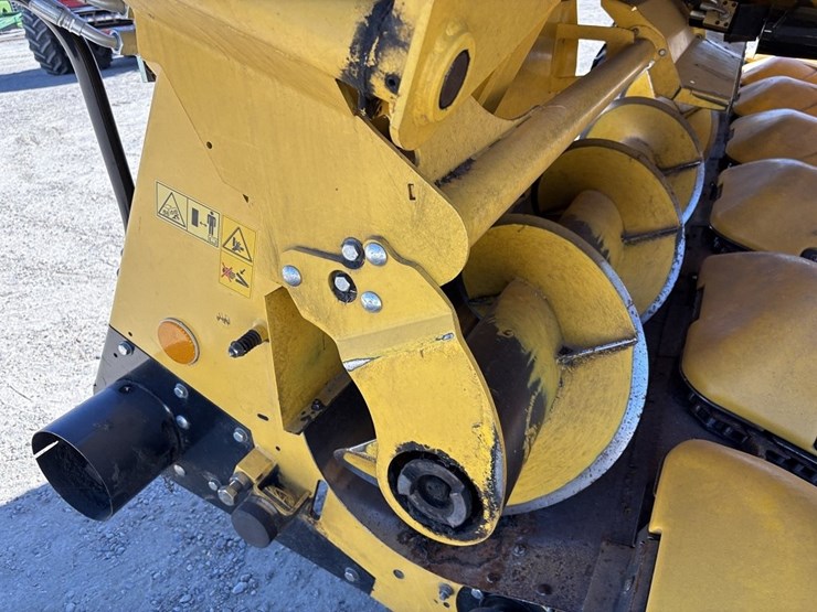 2014-new-holland-9800f-12r30"-corn-head-image-19