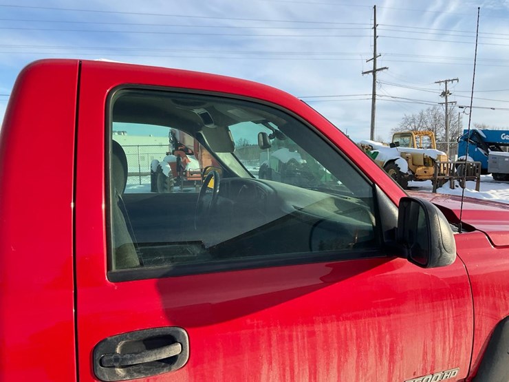 2005-chevrolet-k2500-image-39