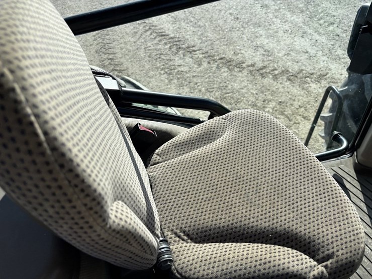 john-deere-8285r-image-44