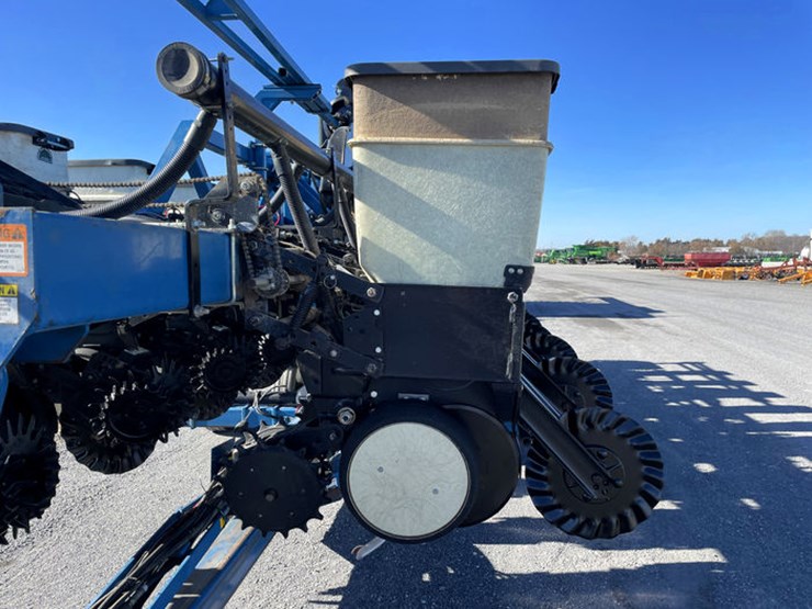 1998-kinze-2600-image-22