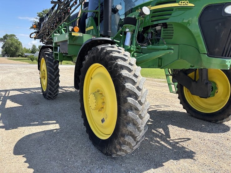john-deere-4720-image-8
