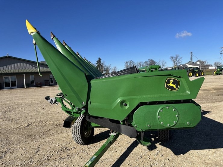 john-deere-c12f-image-2