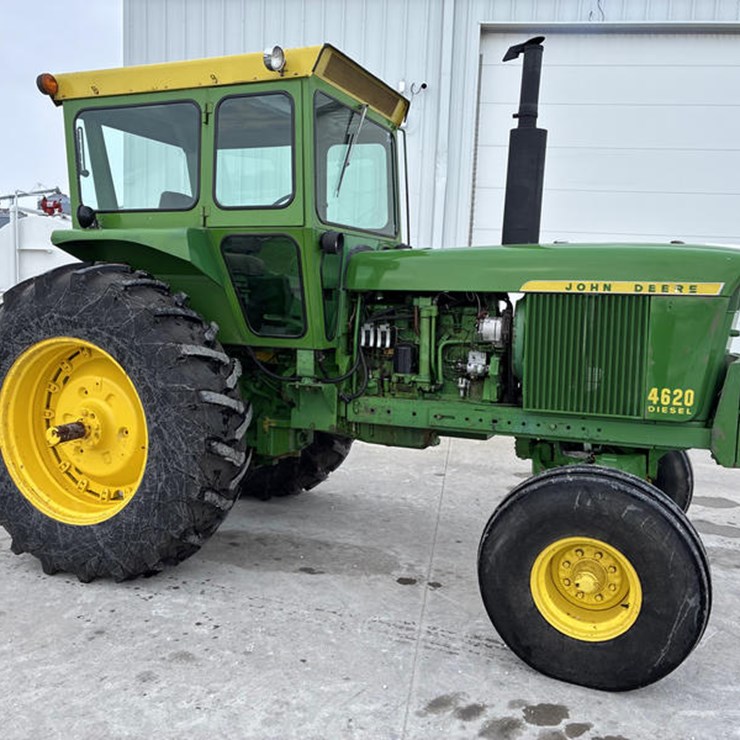 JOHN DEERE 4620