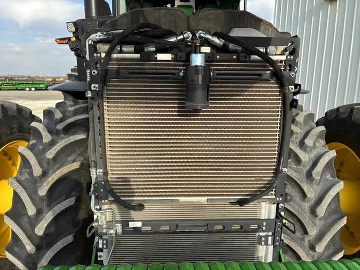 john-deere-8r-370-image-38