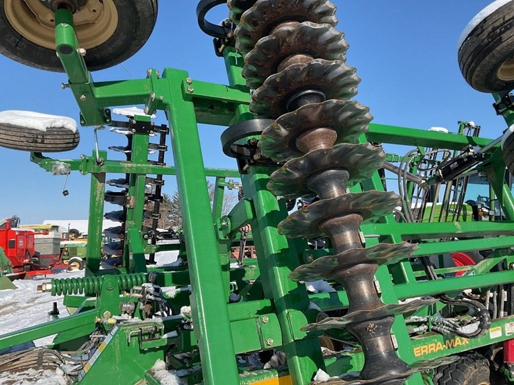 great-plains-h1100-25’-terramax-image-30