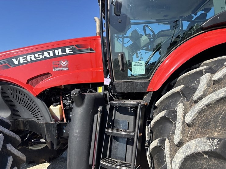 2015-versitle-310-mfwd-tractor-image-28