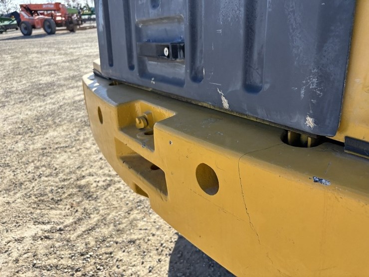 2003-deere-324h-image-23