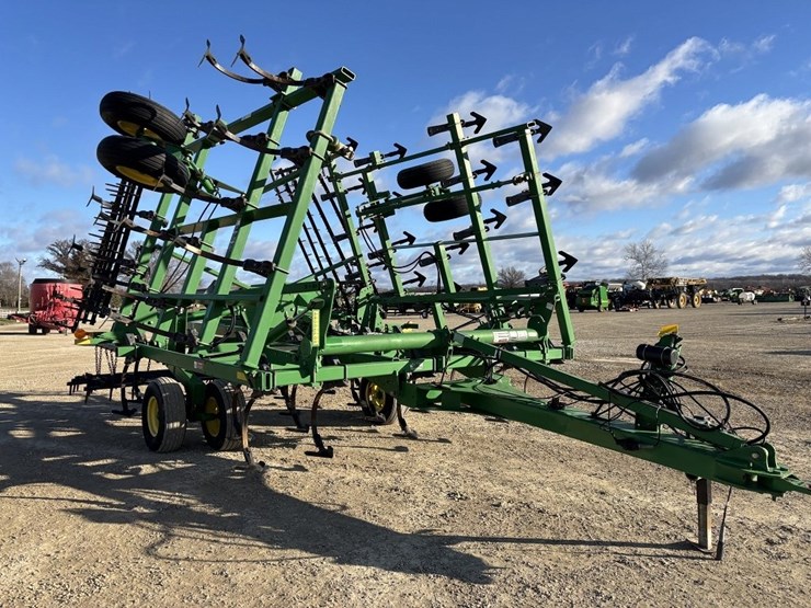 2011-john-deere-2210l-image-7