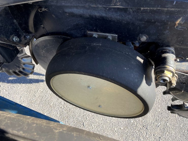 1998-kinze-2600-image-50