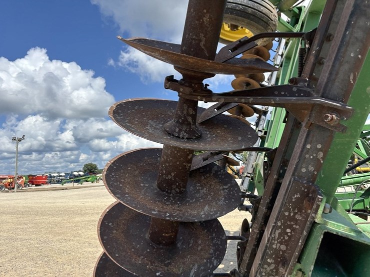 john-deere-637-image-13