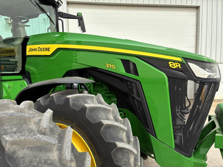 john-deere-8r-370-image-13